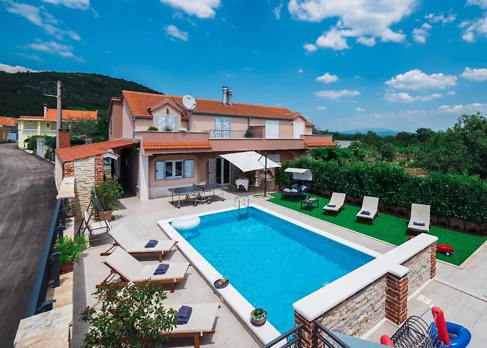 Peaceful Valley Villa *